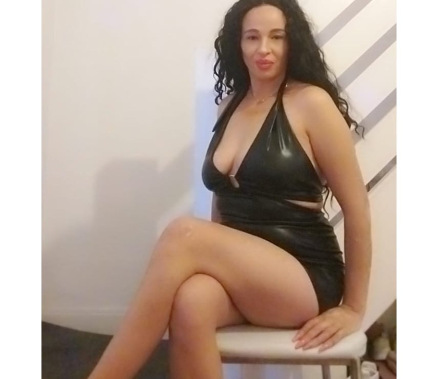 Escorts Merseyside Knowsley - Photos for Elegance and good taste in every refined company encounter