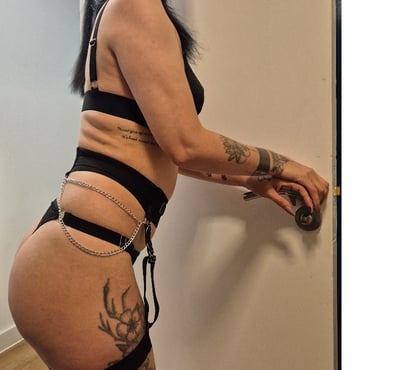  Escorts & Erotic Massage High Wycombe Buckinghamshire - Photos for New stunning brunette