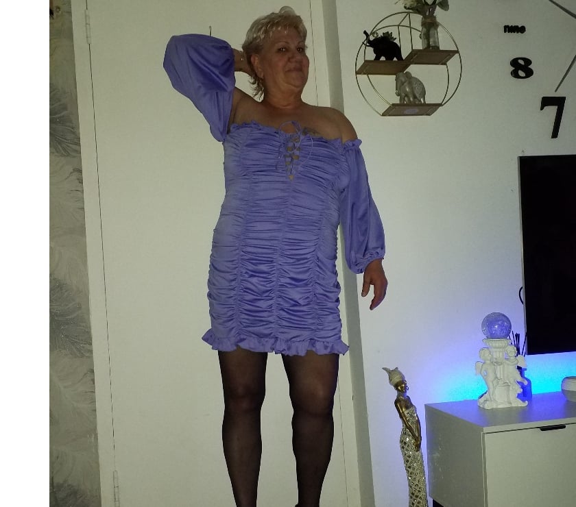 Escorts Barking Barking and Dagenham - Photos for Mature Laura again here