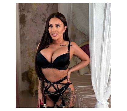 Escorts York City Centre York - Photos for LUXURY MILF-ULTIMATE BOMBSHELL-PARTY