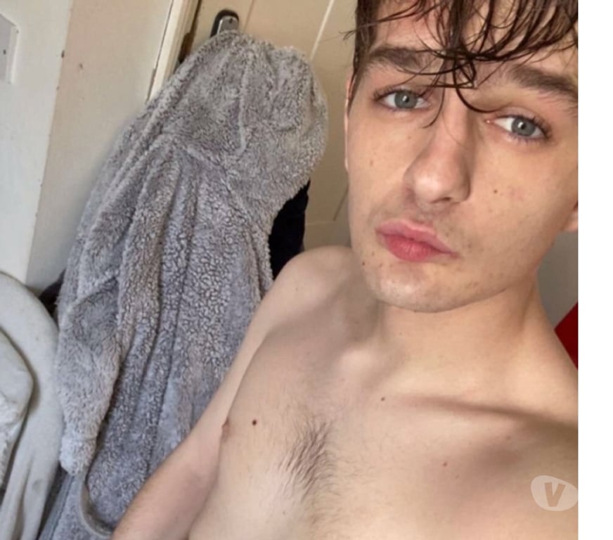 Gay massage Bedfordshire Luton - Photos for Slim 24 year old gay escort