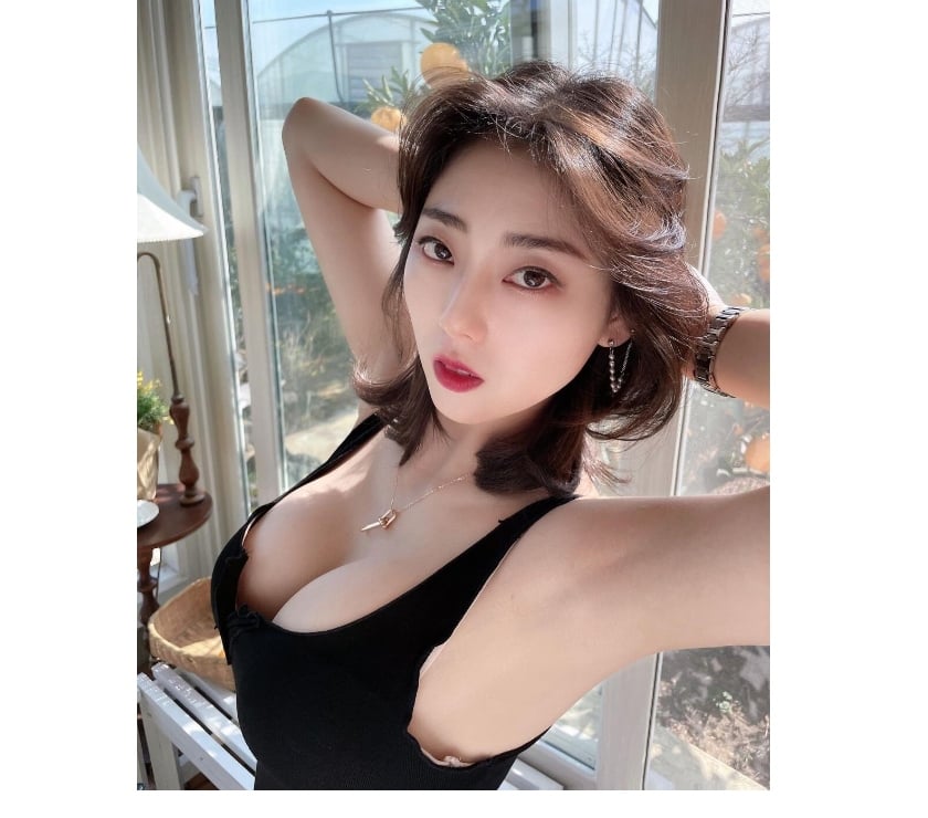 Escorts Merseyside Sefton - Photos for 馃尮 Elegant Companion 路 Discreet & Relaxing 馃尮PR9