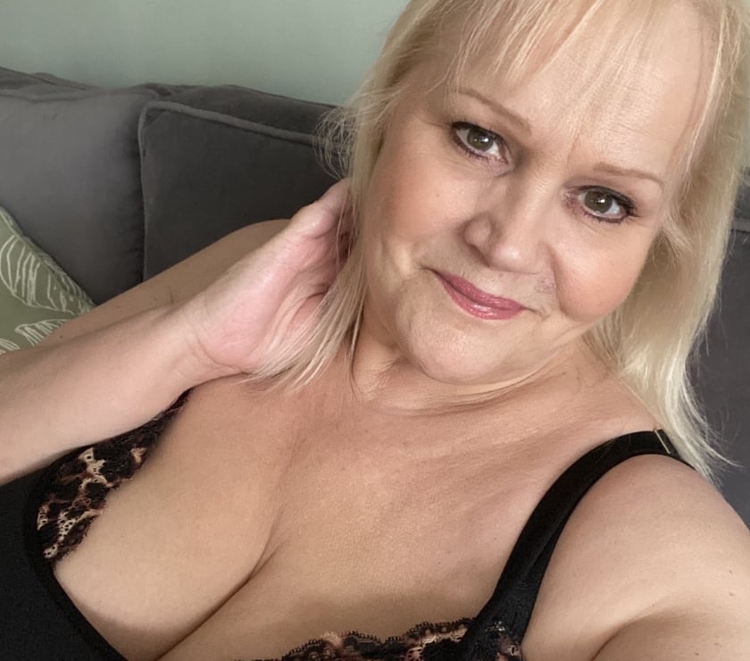 Escort Dartford Town Centre Dartford - Photos for 💋 Busty English Blonde from Sat 25th to Fri 31st Oct 💋