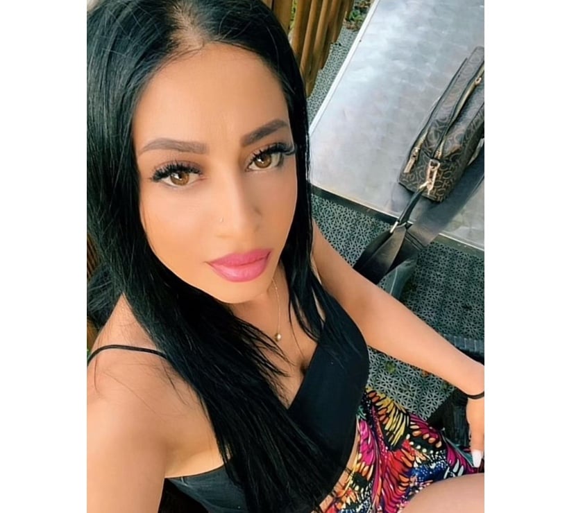 Allyy❤️Elegant Brunette-Natural Beauty & Positive Energy