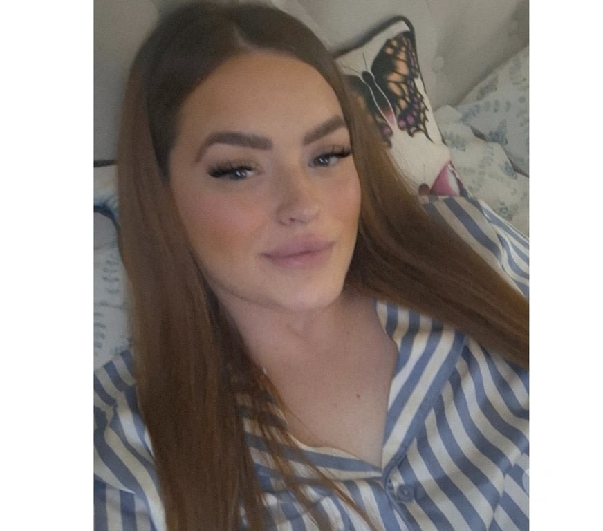 Adult Entertainment South Yorkshire Sheffield - Photos for Busty BRUNETTE 😈😈 online now