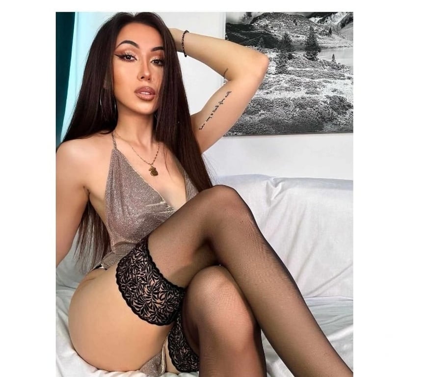 Escorts Norfolk Norwich - Photos for Delia back party girl
