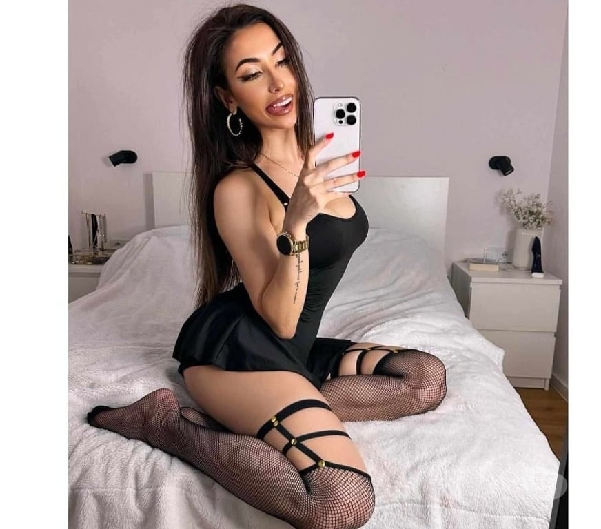 Escorts Norfolk Norwich - Photos for Delia back party girl