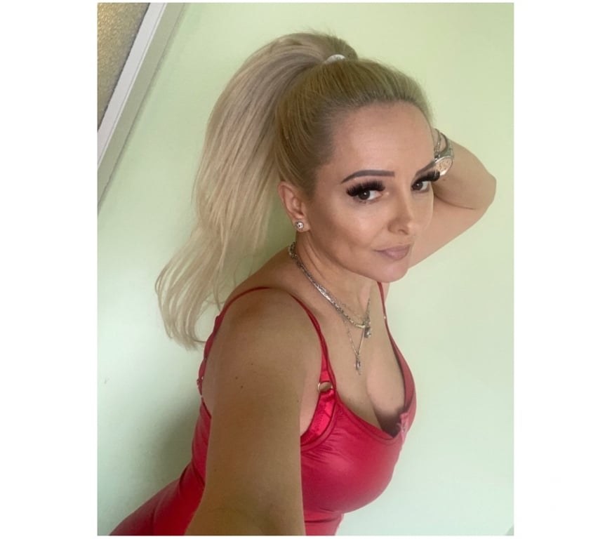 Escorts West Midlands Birmingham - Photos for Naomi Mature blonde • Charming & Unforgettable
