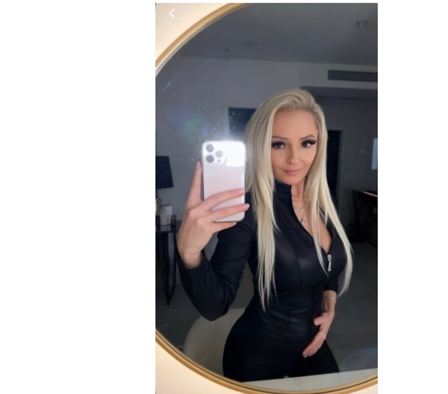 Escorts West Midlands Birmingham - Photos for Naomi Mature blonde • Charming & Unforgettable