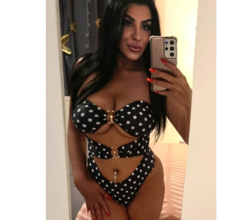 Escort Edgware Barnet - Photos for SEXY AMAZING WOMAN 👩 BIG TITS!!