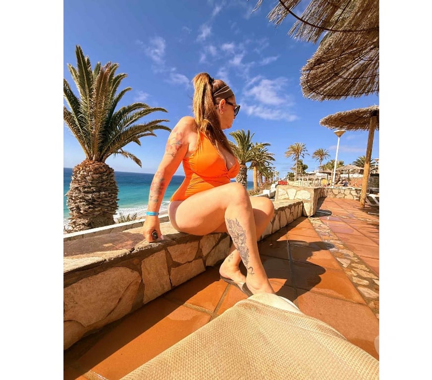 Escorts Kent Medway - Kent - Photos for Suzy Diamond for your dreams