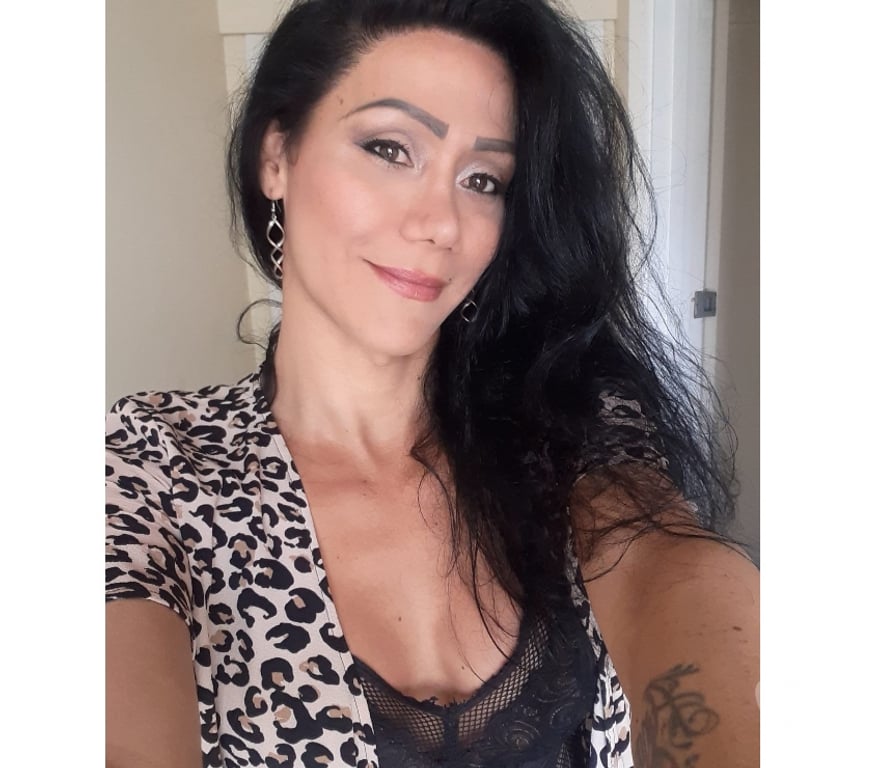 Trans Escorts Kent Canterbury - Photos for Feminine Juicy Smooth Model TRANS Girl With Hard TOY