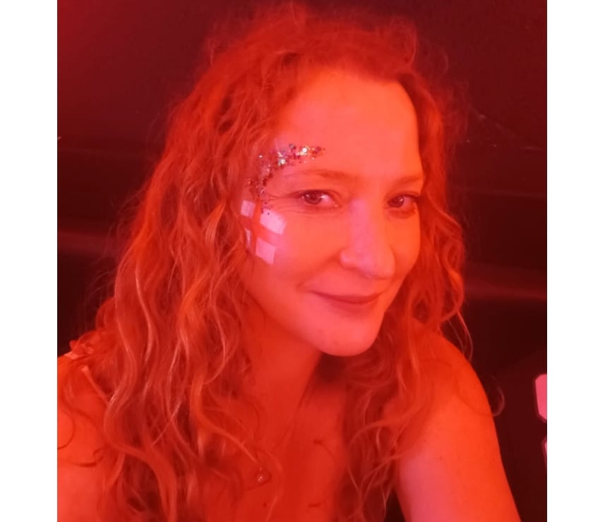 Escorts East London Spitalfields - East London - Photos for RAQUEL VAN ZANT'S GREEDY HOTWIFE MEETS