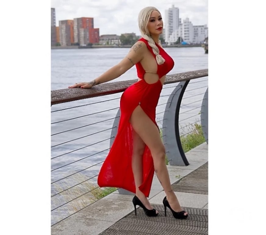 Escorts Hampshire Rushmoor - Photos for Sarah XXL BUM in FARNBOROUGH