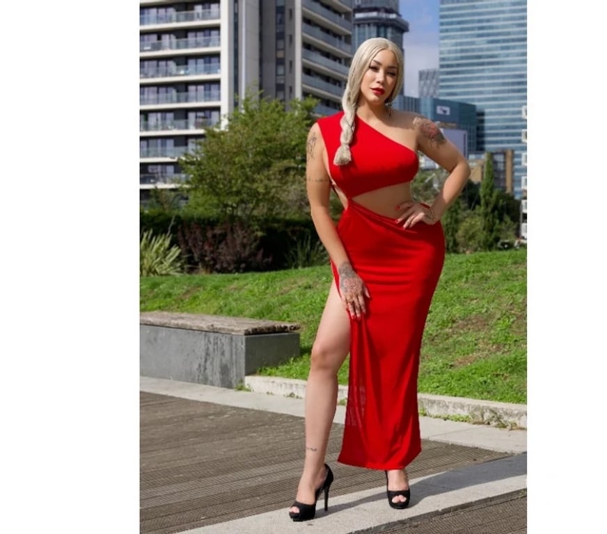 Escorts Hampshire Rushmoor - Photos for Sarah XXL BUM in FARNBOROUGH