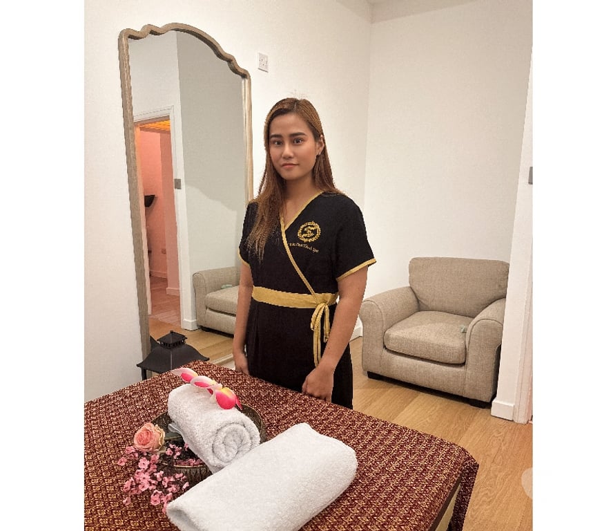 Full body massage Greater Manchester Salford - Photos for THAI HOT oil Massage service in city centre