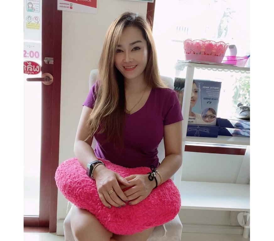 Escorts Gloucestershire South Gloucestershire - Photos for Emmie Thai professional Massage And Body To Body😘