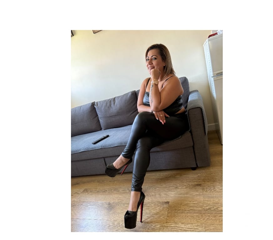 Escorts Buckinghamshire High Wycombe - Buckinghamshire - Photos for Laury party girl !