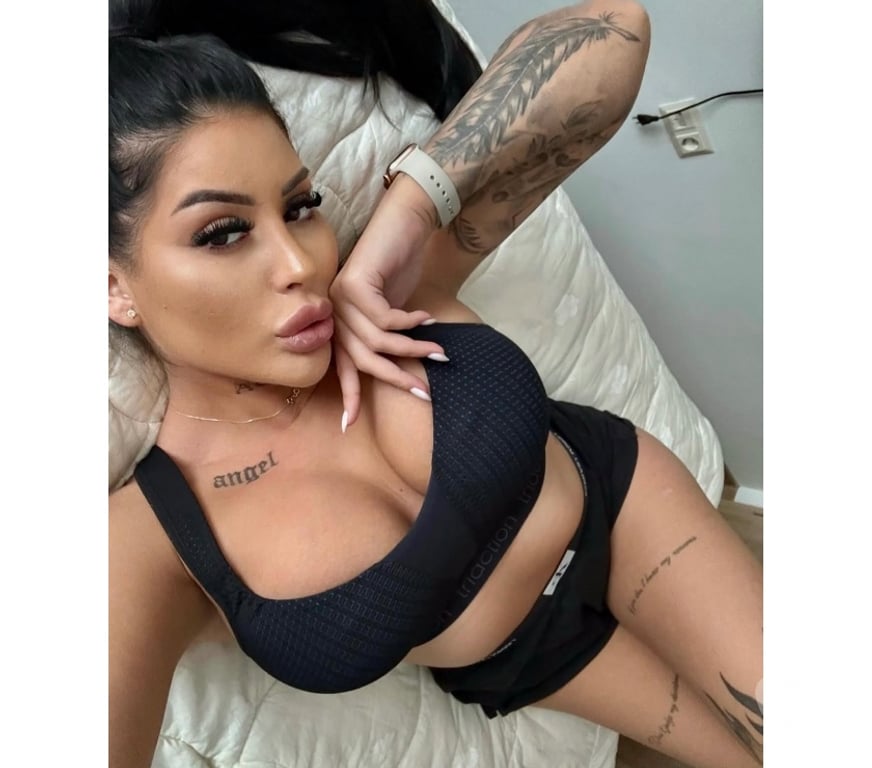 Escorts Kent Maidstone - Photos for 🍒Kelly🆕 in town 🪩 🔝HOTTEST🔝SLIM🔞Party📌
