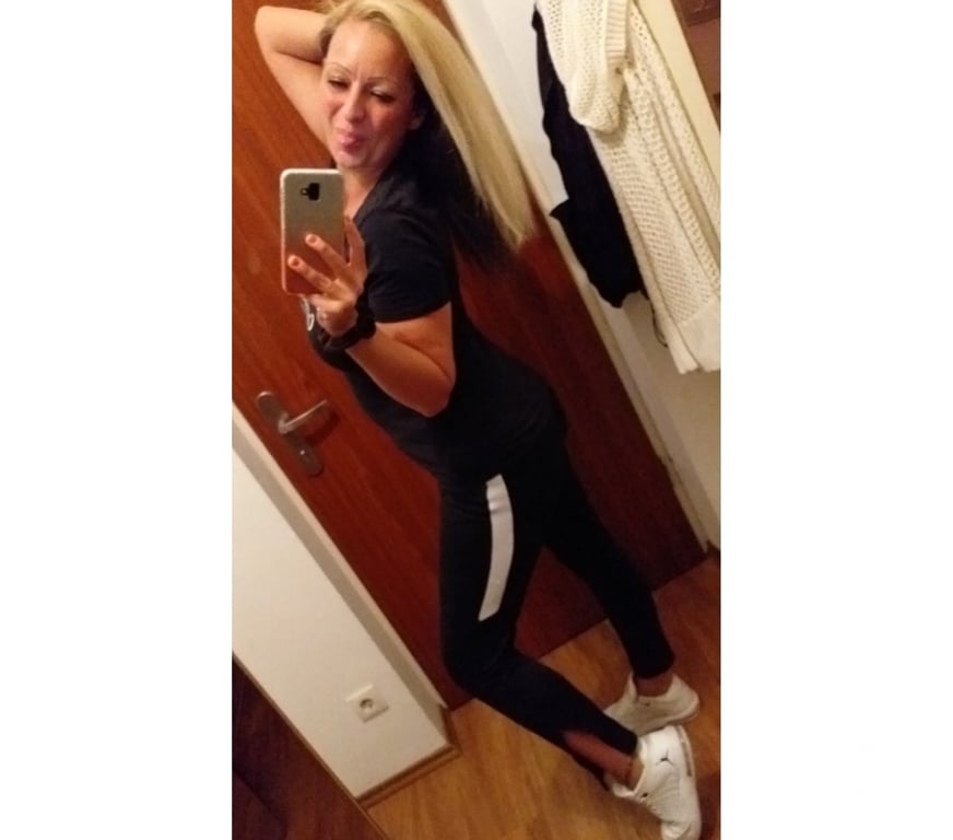 Escorts East London Stratford Station - East London - Photos for Melanie milf xx