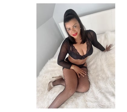 Escort Croydon Town Centre Croydon - Photos for MATURE BRAZILIAN IN CROYDON PARTY 👏🍾🎉🇧🇷🥂