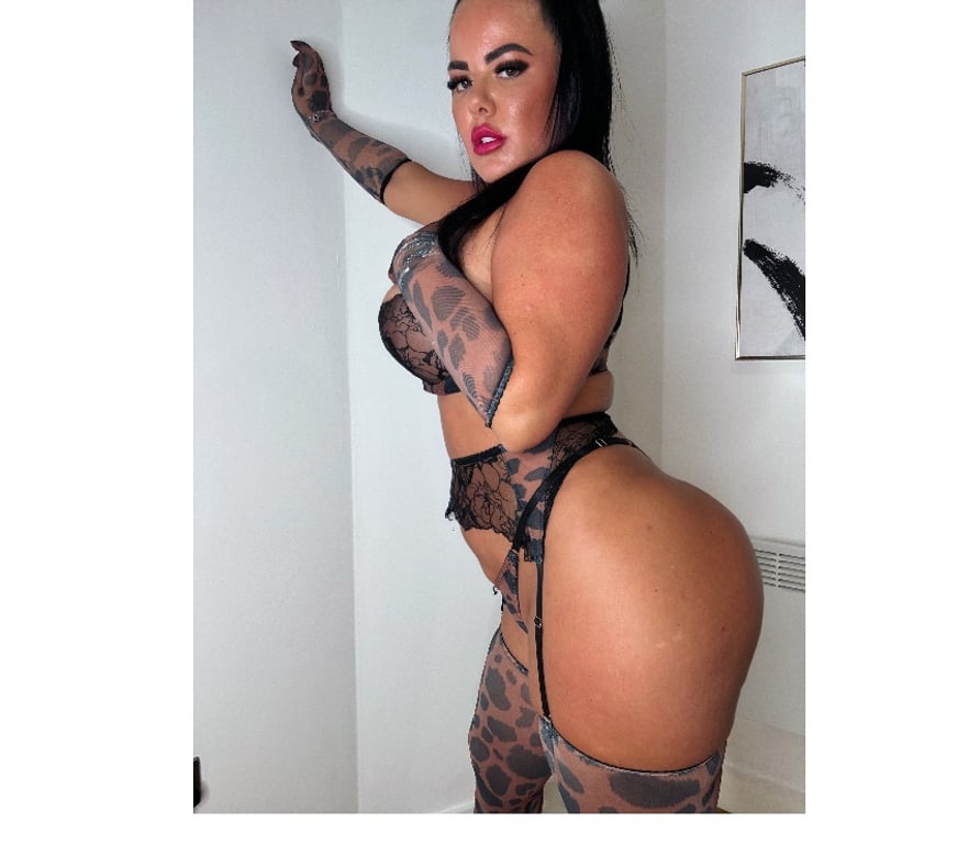 Escorts West Midlands Solihull - Photos for 📍NEW IN TOWN📍NAUGHTY EX STRIPPER 😈