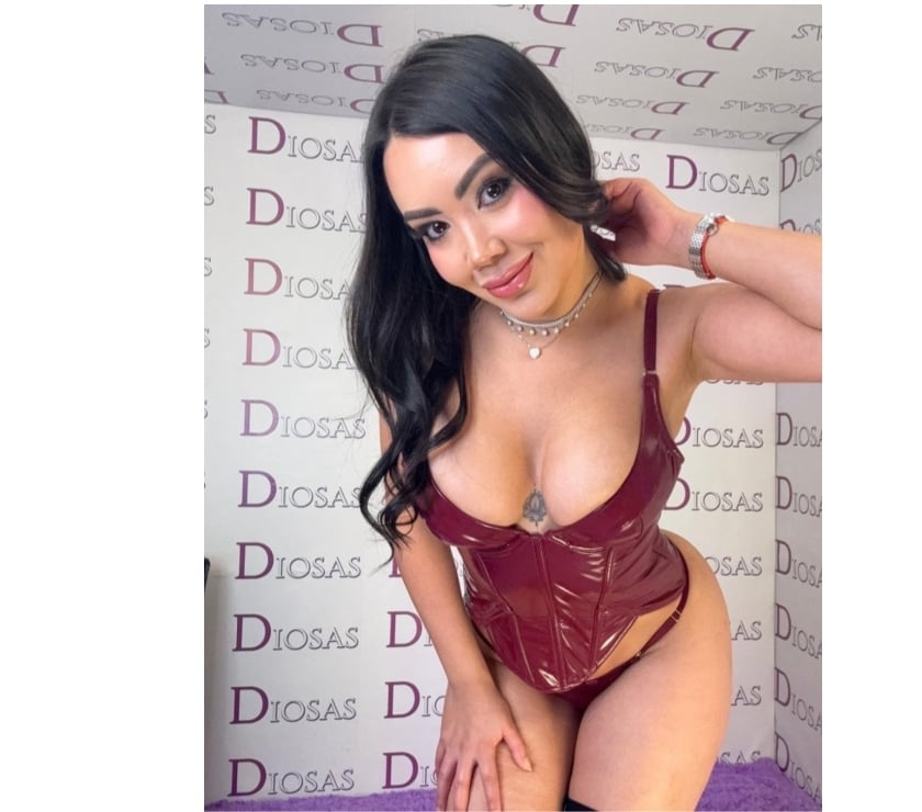 Escorts Essex Basildon - Photos for 🦋 HOT & SENSUAL CAROLINE 🦋