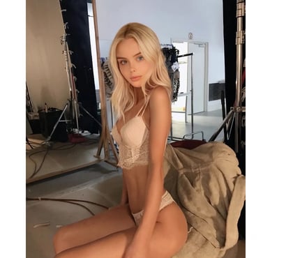 Escorts Canary Wharf East London - Photos for Scarlet - 🥂🍾 🥳Party Babe 🥳🥂🍾
