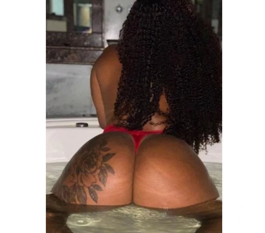 Escorts Bedfordshire Central Bedfordshire - Photos for NEW IN TOWN ARRIVES PARTY GIRL🥂💦 💕