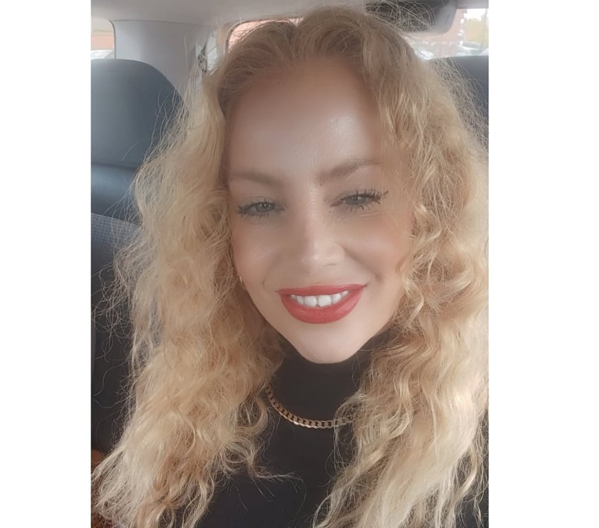 Escorts Hampshire Southampton - Photos for ESCORT, MISTRESS & MASSAGE= SENSI RED_ENGLISH MILF