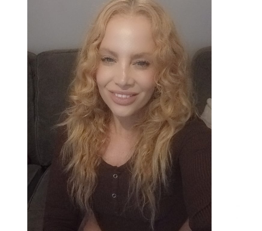 Escorts Hampshire Southampton - Photos for ESCORT, MISTRESS & MASSAGE= SENSI RED_ENGLISH MILF