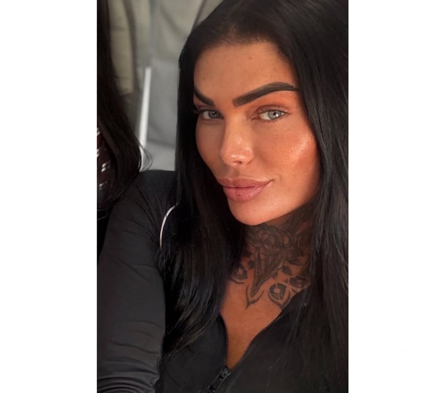Escorts South Yorkshire Rotherham - Photos for British khloe no extra fees like rest insta-khloerj_
