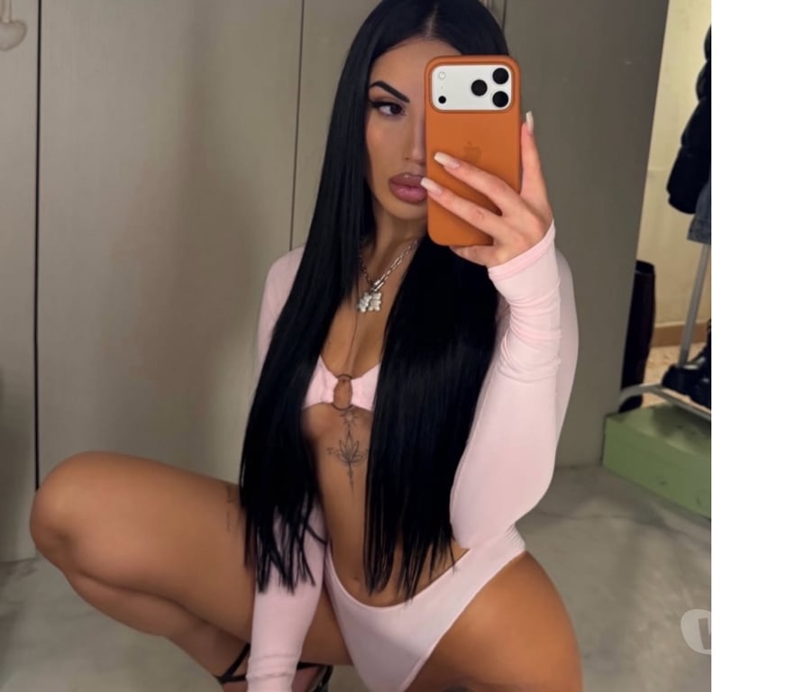 Escorts North London Wood Green Station - North London - Photos for CRINA! NEW IN TOWN ! ONLY OUTCALL !