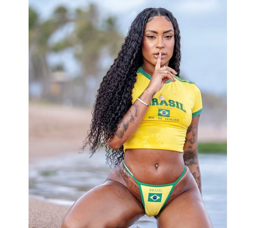 Escorts Leeds City Centre Leeds - Photos for Julia Brazilian 🇧🇷 very hot 🔥