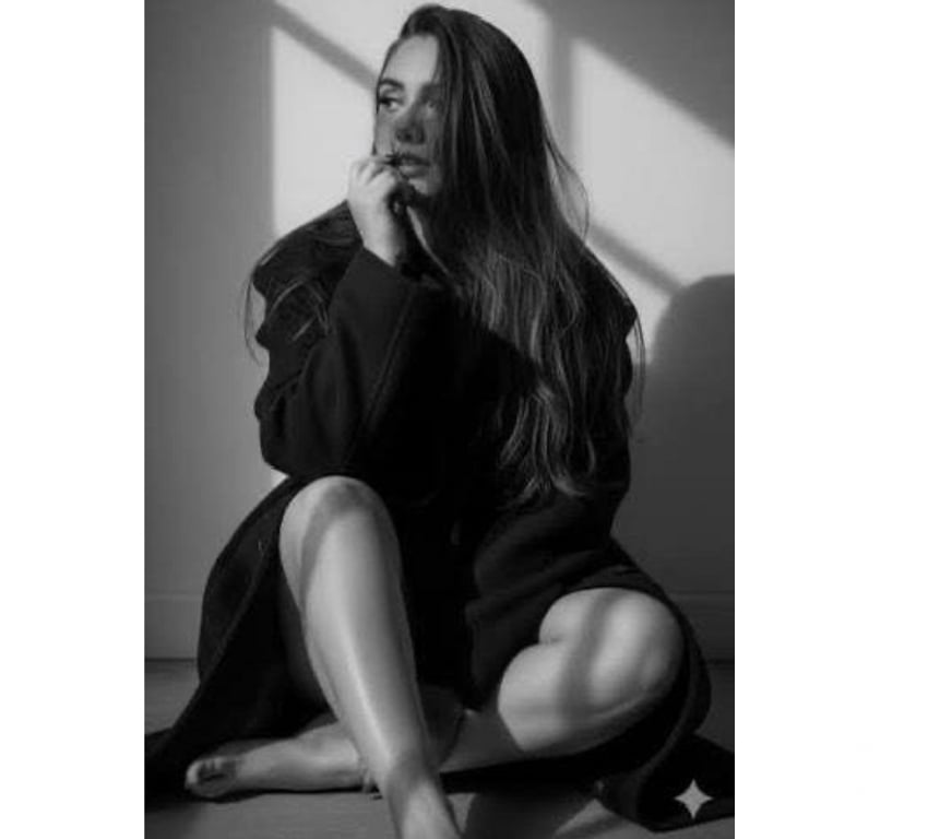 Escorts Surrey Reigate and Banstead - Photos for Horny Latina ROSE!🍑