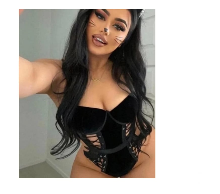 Escorts East London Bow Church - DLR Station - East London - Photos for 🥳😈HOT BRUNETTE, 🍑 PASSIONATE AND TEMPTING 🫦