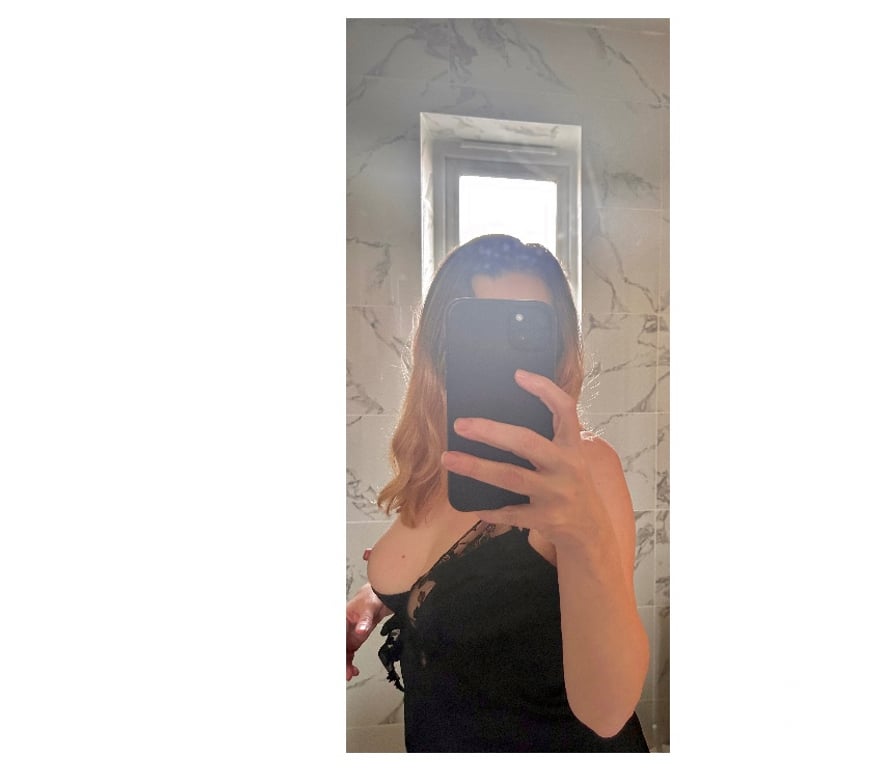 Escorts South West London Kingston upon Thames - Photos for ENGLISH HAZEL LOVES KISSING
