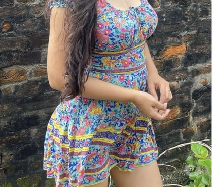 Escorts Hounslow East Station Hounslow - Photos for Escort girl service