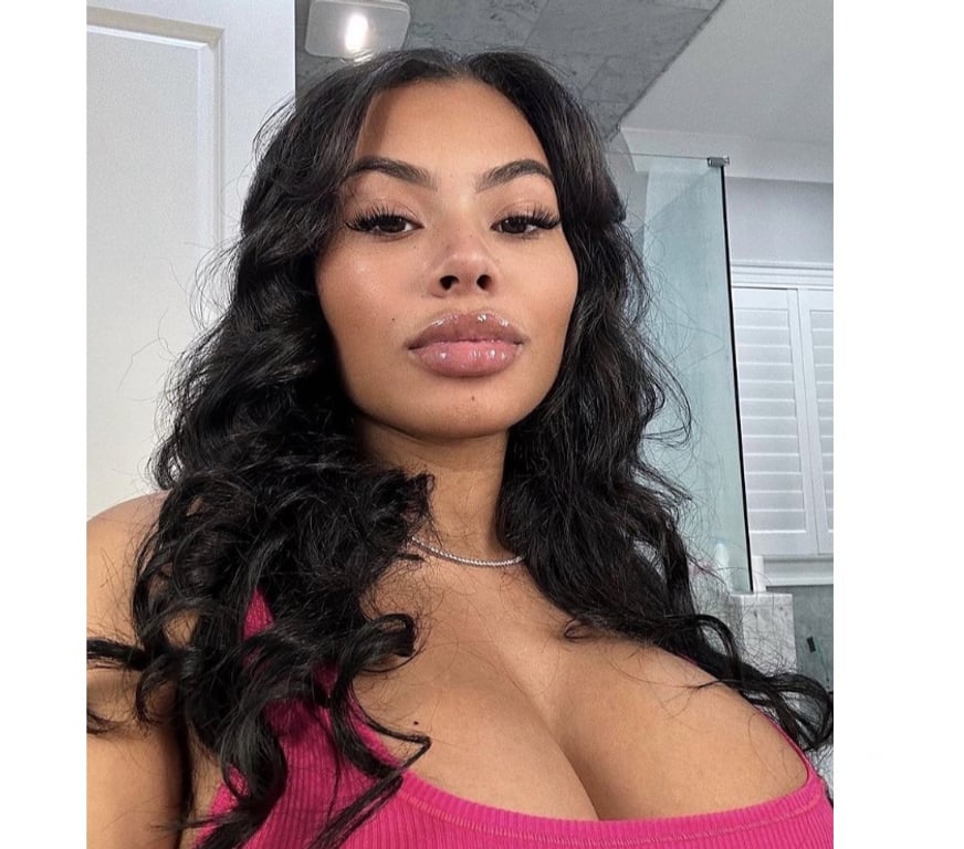 Escorts Nottinghamshire Nottingham - Photos for 🔥 Intense Brunette — Curves You’ll Never Forget 🔥