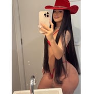 Karen Elegant natural lush New in town 24hr