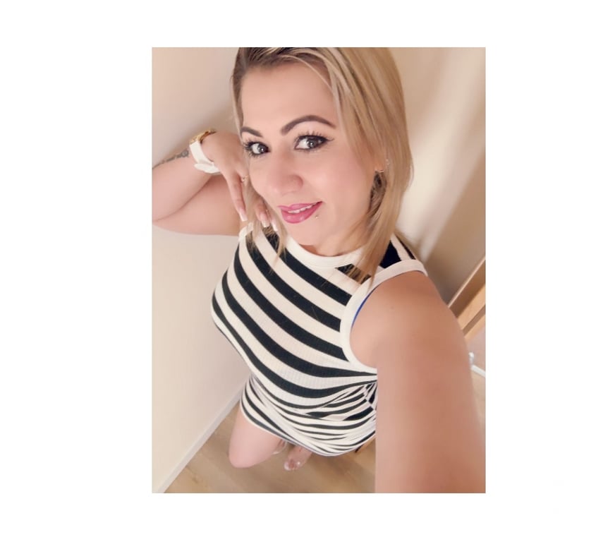 Escorts Brent Wembley - Brent - Photos for Laury party milf Colombian girl !