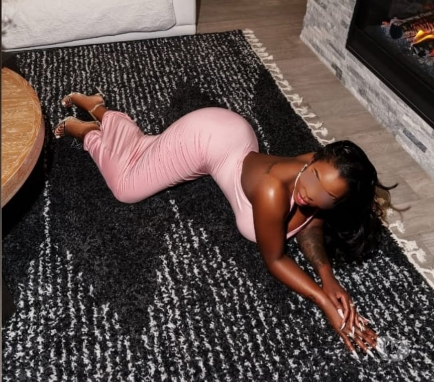 Escorts Tyne and Wear Newcastle upon Tyne - Photos for Hot 🔥 EBONY CHOCOLATE 🍫 SKIN ,CALL ASAP THU FRI ONLY