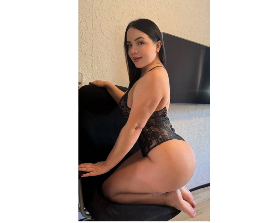 Escorts Derry and Strabane Londonderry - Derry and Strabane - Photos for Hi, I'm Kimberly, a nice, hot girl.