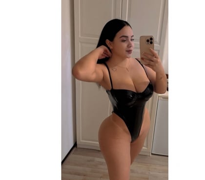 Escort Ballynagard Derry and Strabane - Photos for Hi, I'm Kimberly, a nice, hot girl.