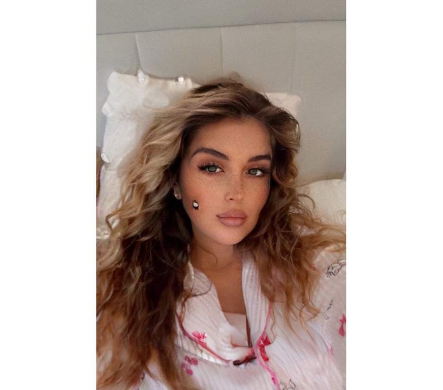 Adult Entertainment Essex Southend-on-Sea - Photos for Small and cheeky but also bored and lonely please help 🤩
