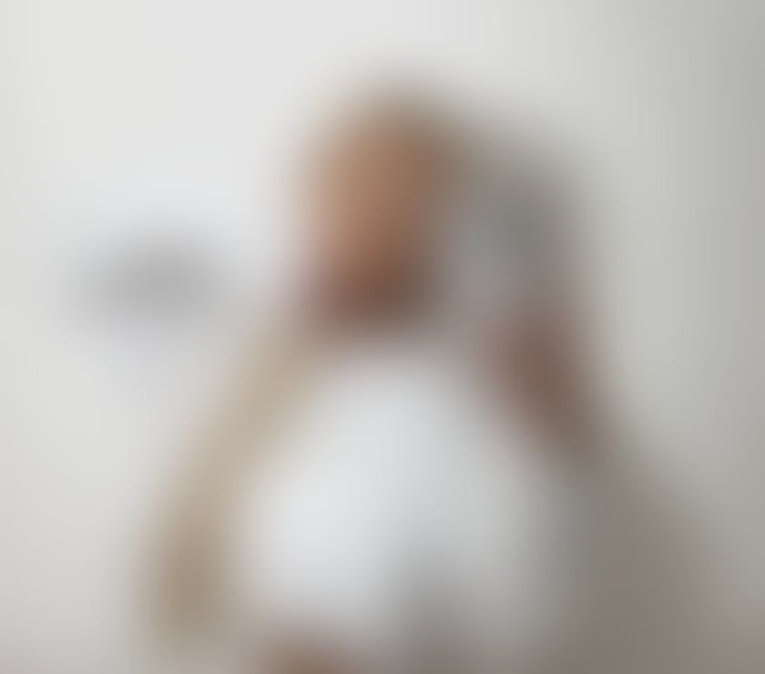 Petite Escorts & Erotic Massage Mayfair Central London - Photos for Dalia — Sweet Smile, Hot Energy 😏🔥