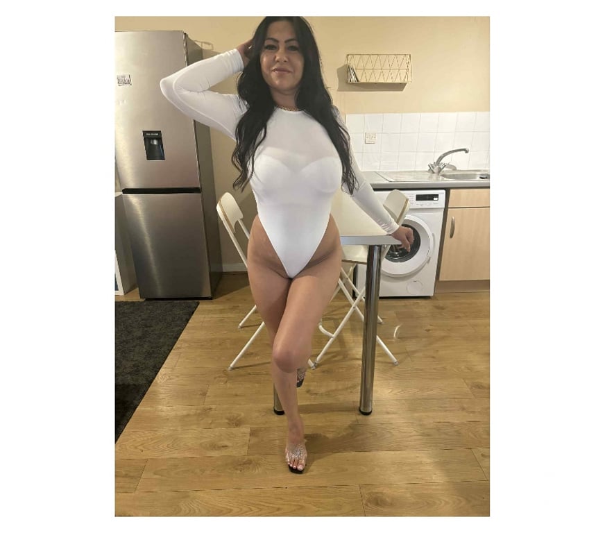 Escorts North West London Willesden Green Station - North West London - Photos for SENSUAL ERICA 🔥 🔥 🔥 IN Cricklewood Broadway