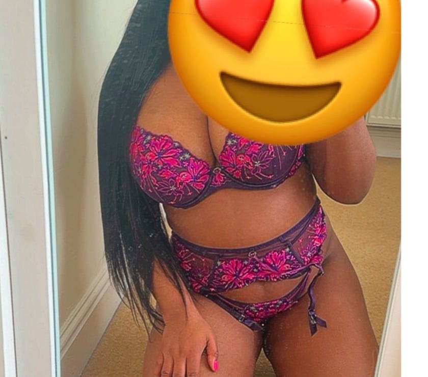 Sexy black Goddess at your service‼️