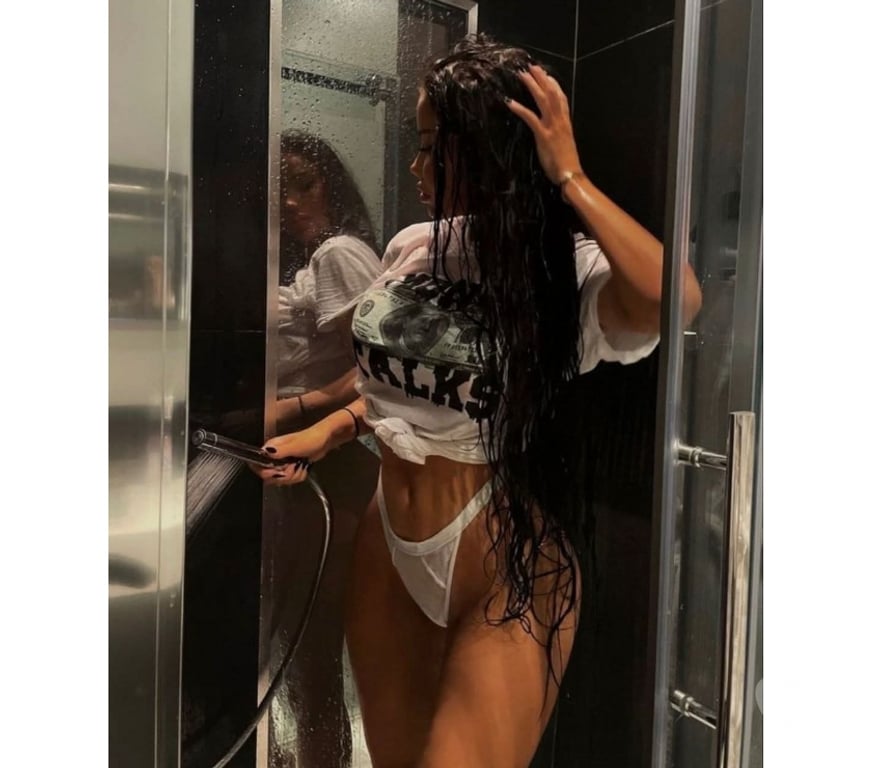 Escorts Greater Manchester Oldham - Photos for Zenaida♥️Party🍾Incall Or Outcall😍