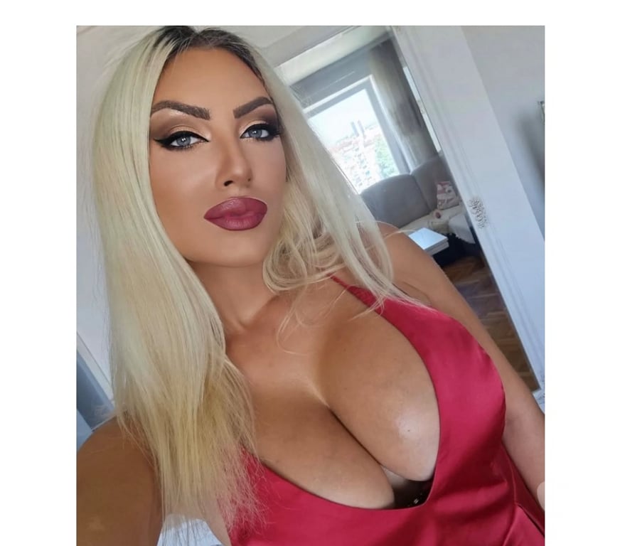 Escorts South East London Bromley - Photos for 🅷🅾🆃 🅱🅻🅾🅽🅳🅴PARTY 24H✅